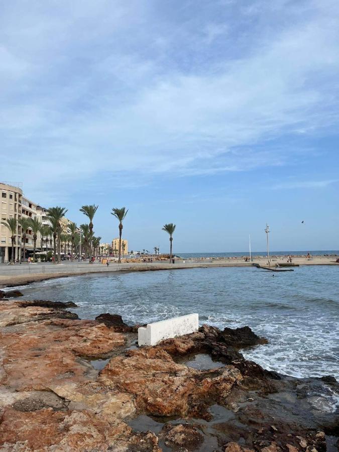 Uroczy Apartament Przy Playa De Los Locos Torrevieja Exterior photo