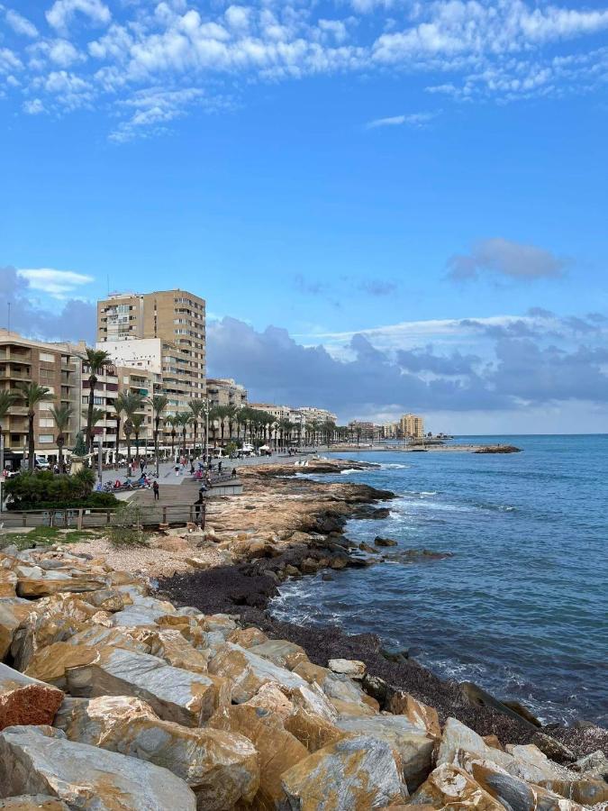 Uroczy Apartament Przy Playa De Los Locos Torrevieja Exterior photo