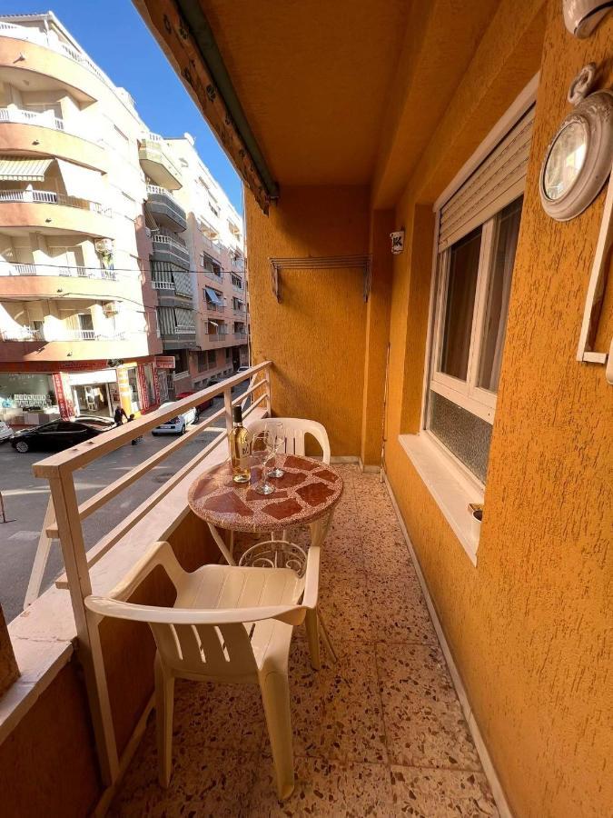 Uroczy Apartament Przy Playa De Los Locos Torrevieja Exterior photo
